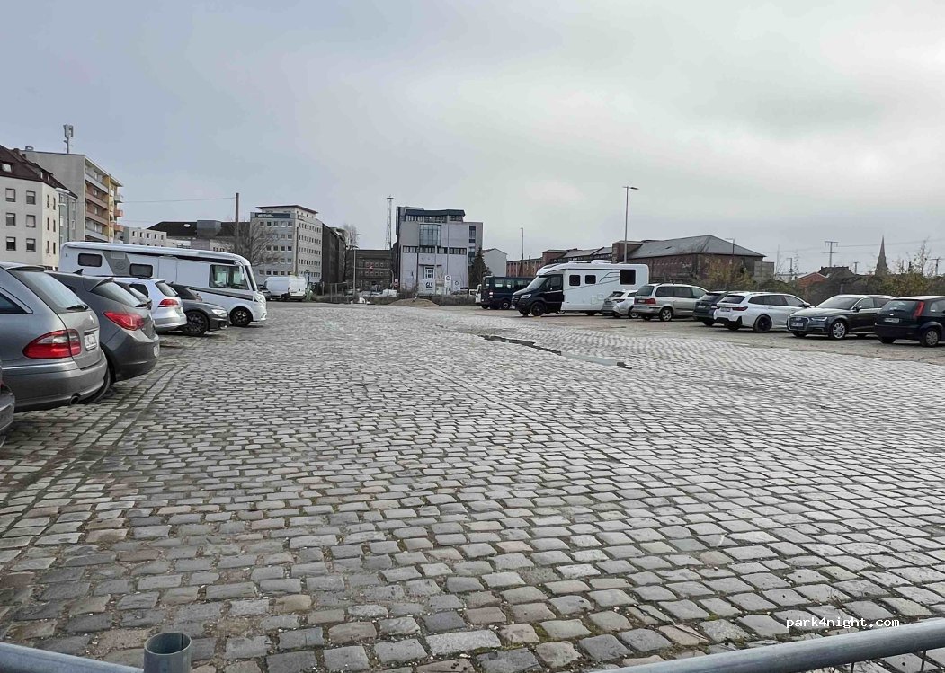 (90443) Nürnberg - 1 Kohlenhofstraße — foto 3