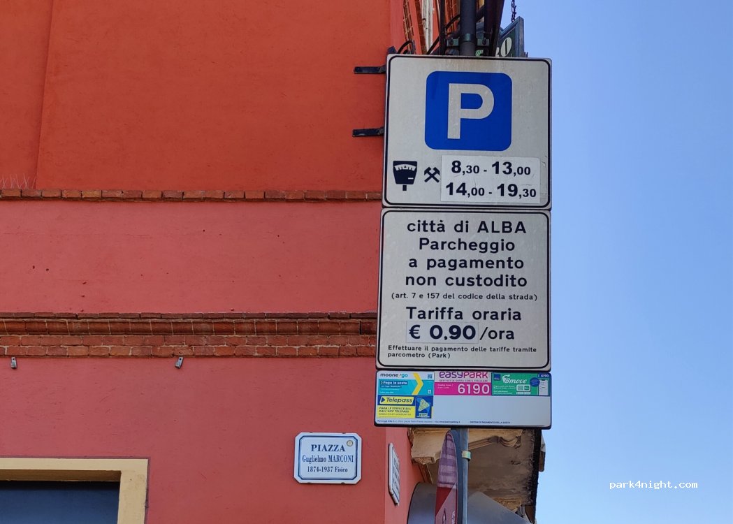 (12051) Alba - 2/A Piazza Guglielmo Marconi — foto