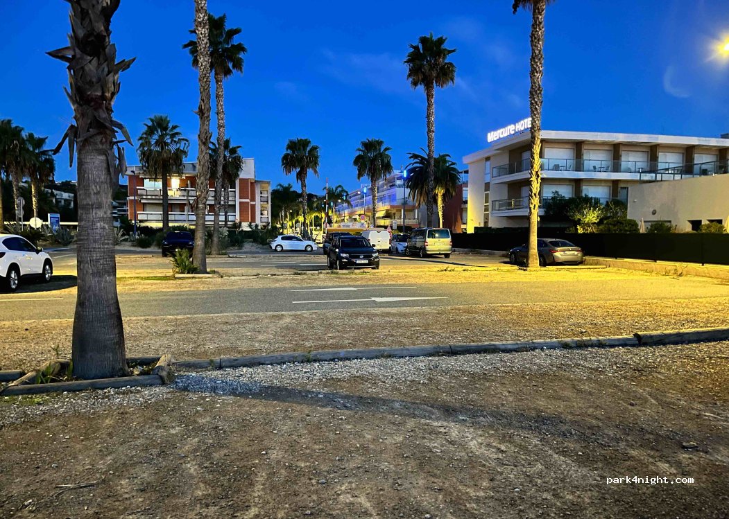 (06270) Villeneuve-Loubet - 304 Boulevard Eric Tabarly — foto