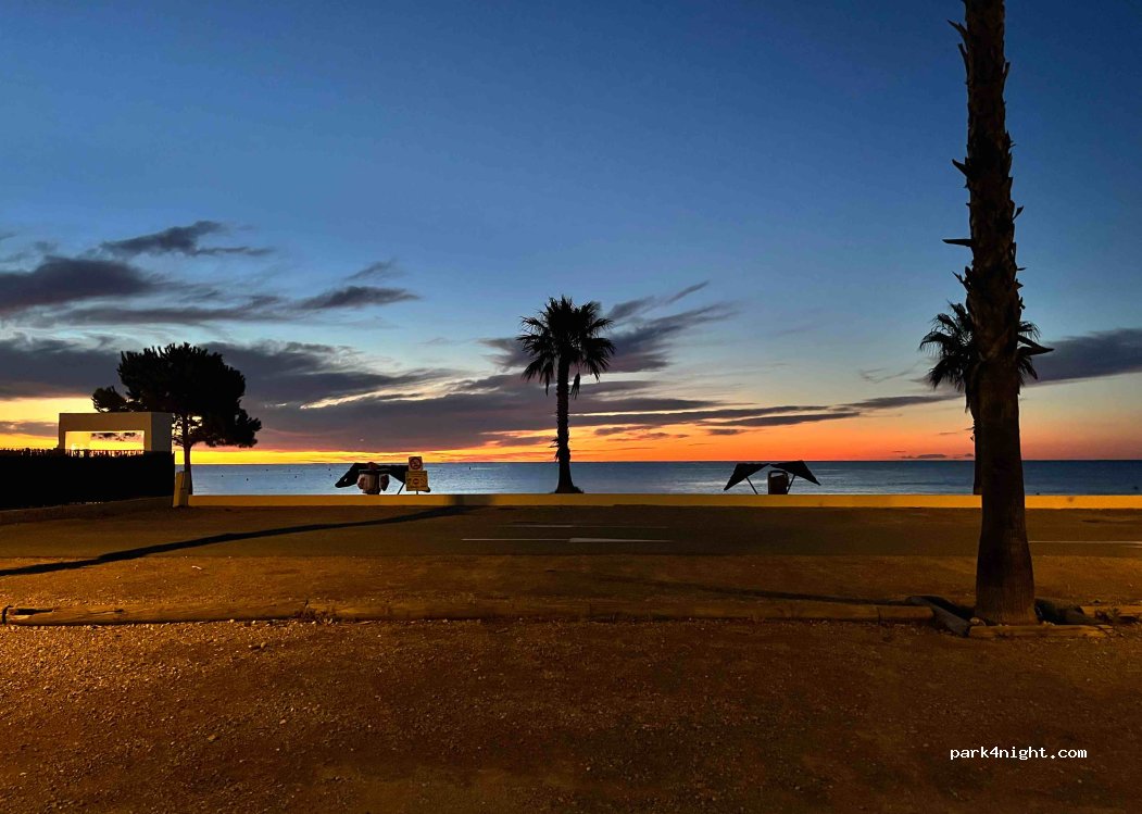 (06270) Villeneuve-Loubet - 304 Boulevard Eric Tabarly — foto 2