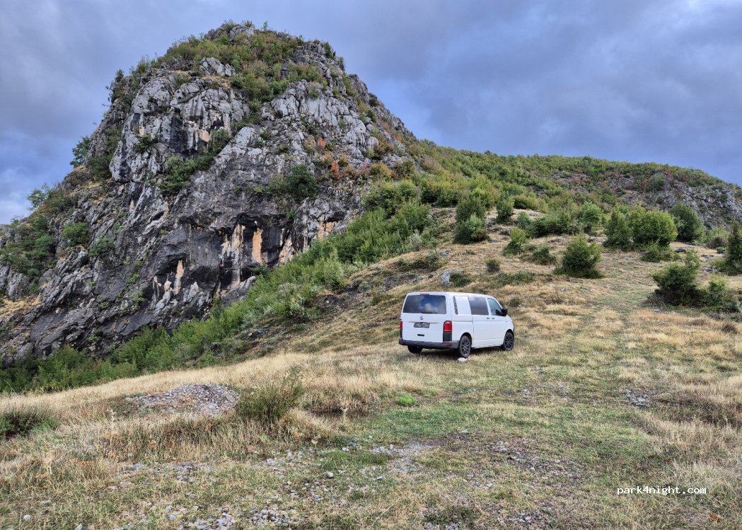 (8002) Petralbë - — foto