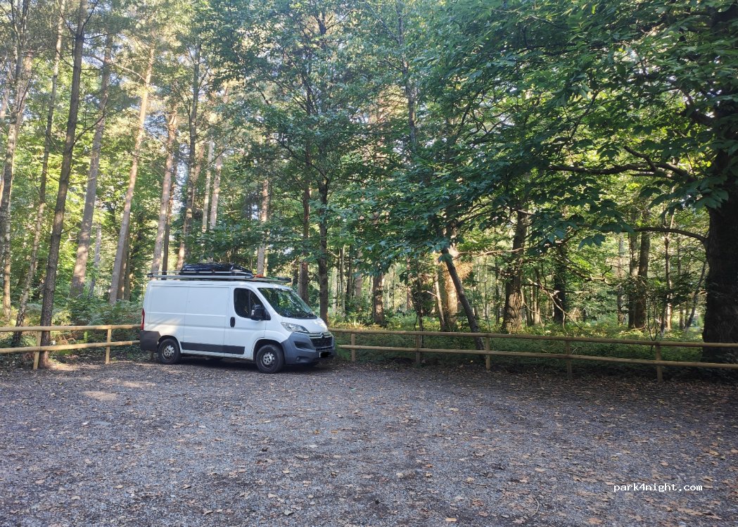 (1JH) Farnham - — foto