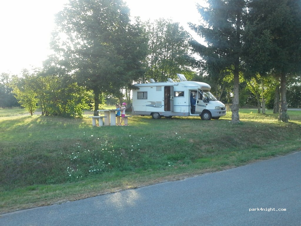 (03390) Beaune-d'Allier - D4 — foto