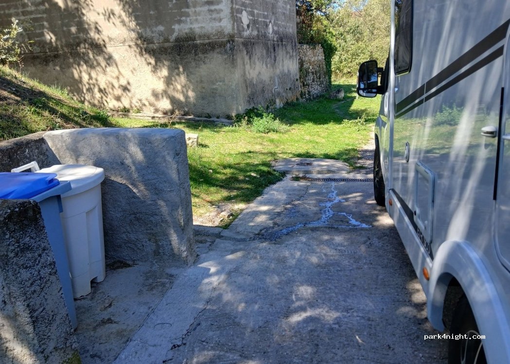 (30730) Saint-Mamert-du-Gard - 55 Route du Stade — foto