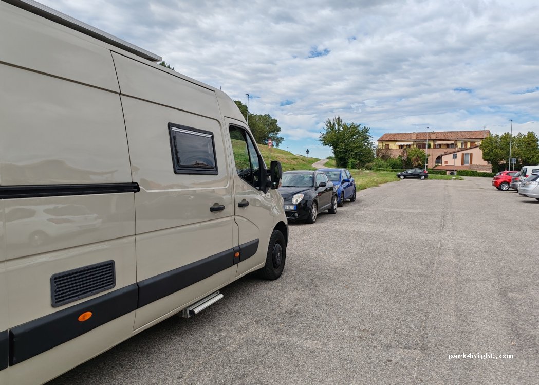 (46035) Ostiglia - 48 Via Viazzuolo — foto