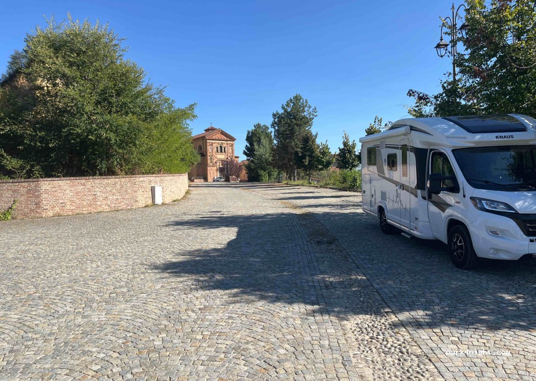 (12040) Santo Stefano Roero - — foto