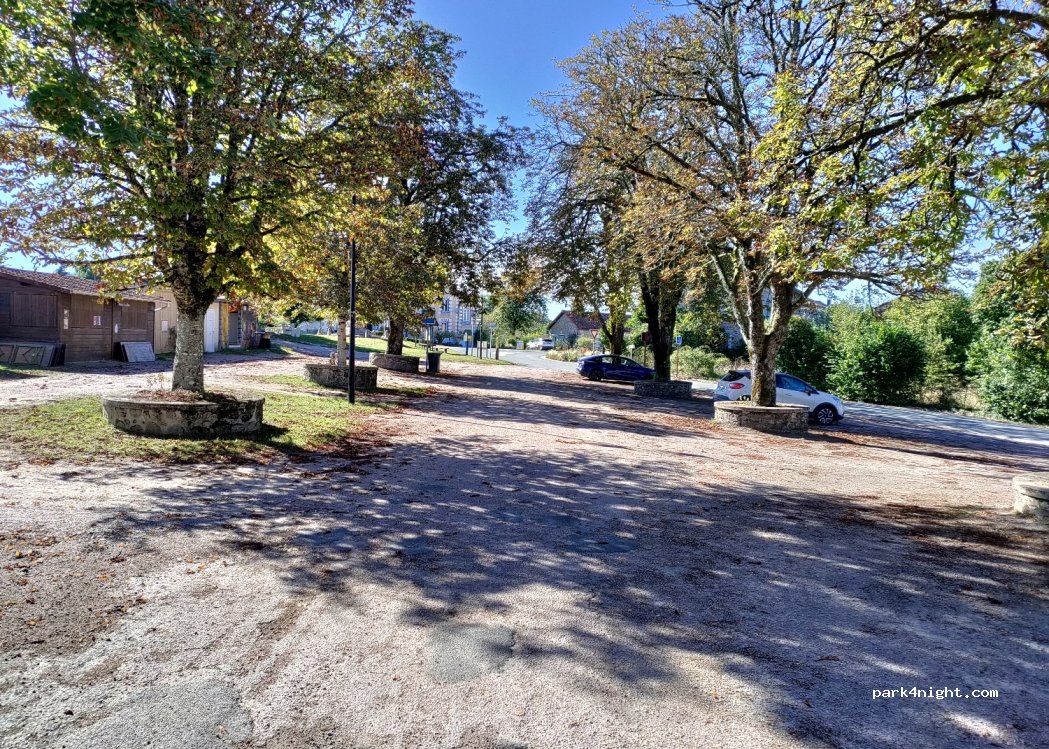 (24300) Abjat-sur-Bandiat - 3 Place des Marronniers — foto