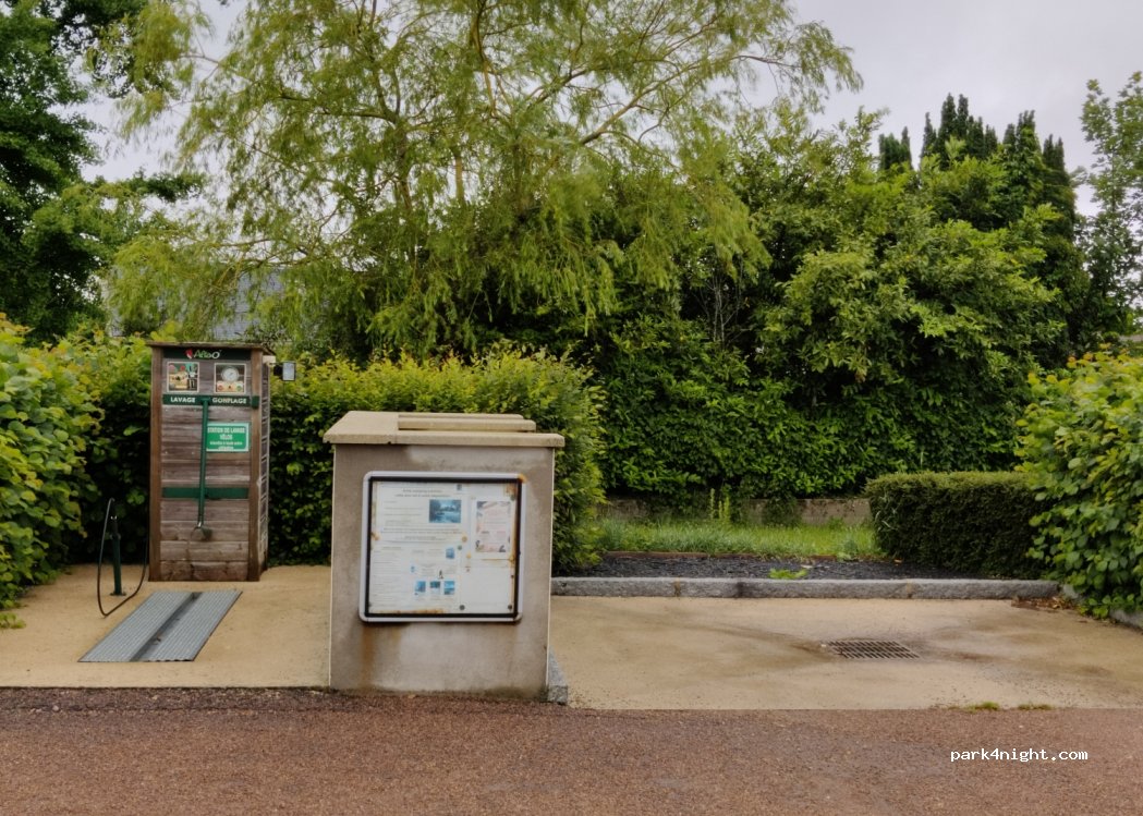 (89630) Quarré-les-Tombes - 1 Rue des Écoles — foto 2