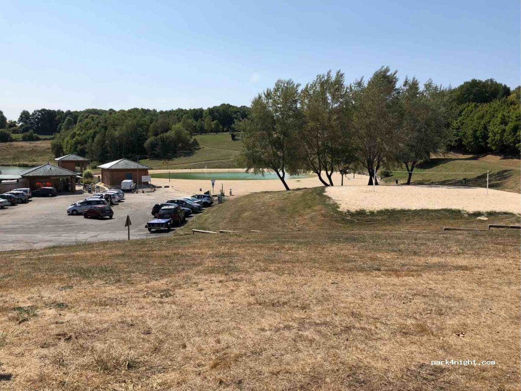(16270) Roumazières-Loubert - D161 — foto