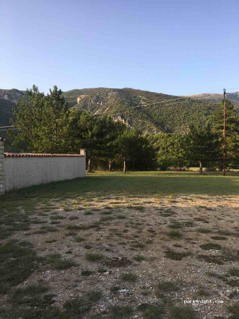 (04200) Châteauneuf-Miravail - D303 — foto 3