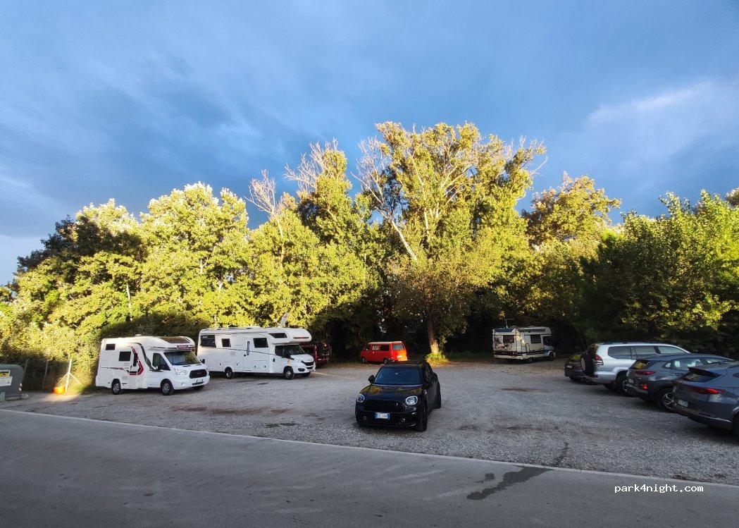 (56128) Marina di Pisa-tirrenia-calambr - 68b Via degli Ontani — foto