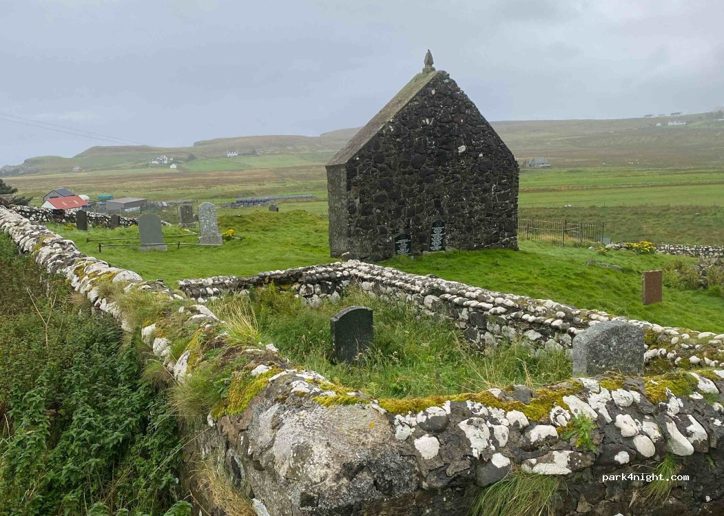 (IV51 9UL) Portree - Unnamed Road — foto