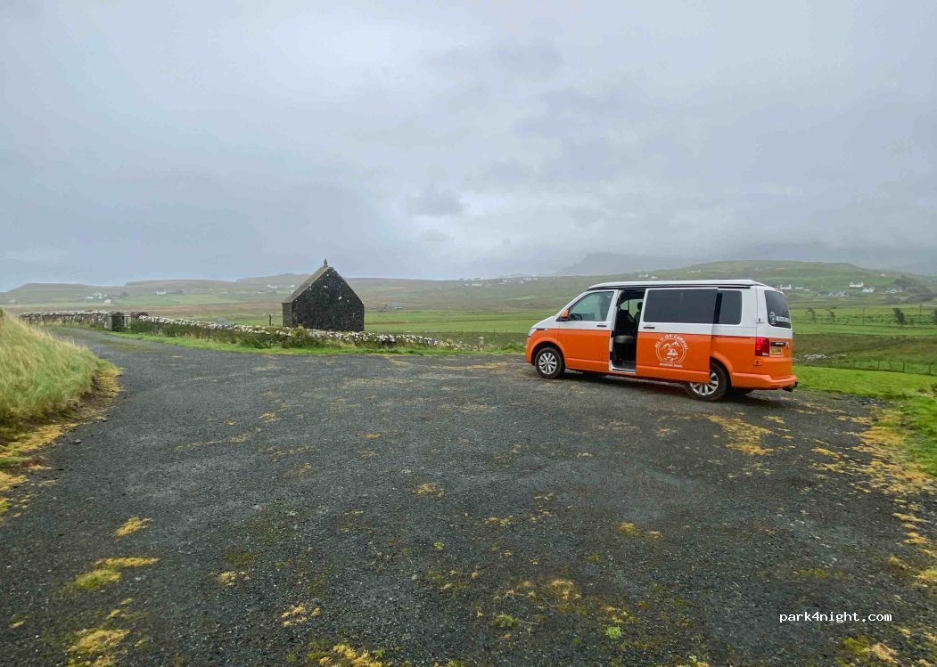 (IV51 9UL) Portree - Unnamed Road — foto 2