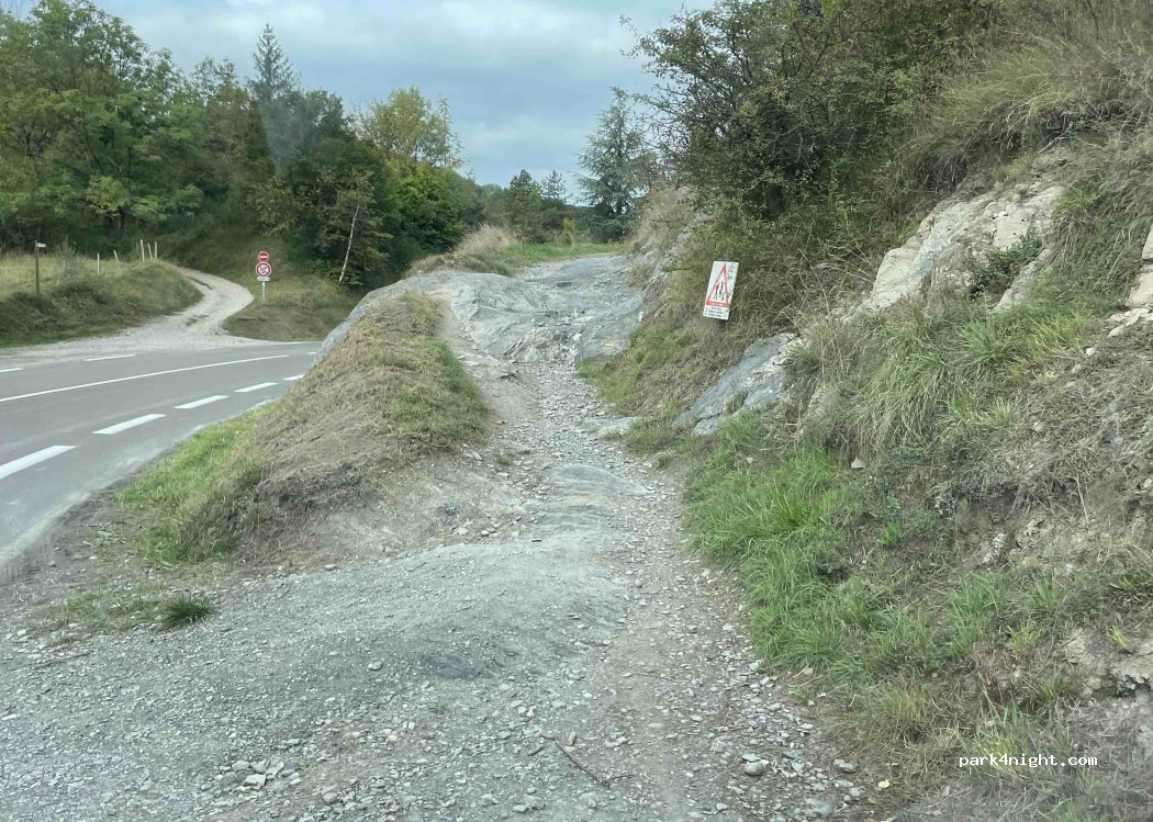 (38320) Brié-et-Angonnes - Chemin des Crêtes — foto