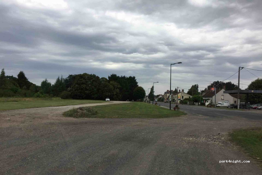 (45270) Ladon - 580 Avenue du Vingt Quatre Novembre — foto