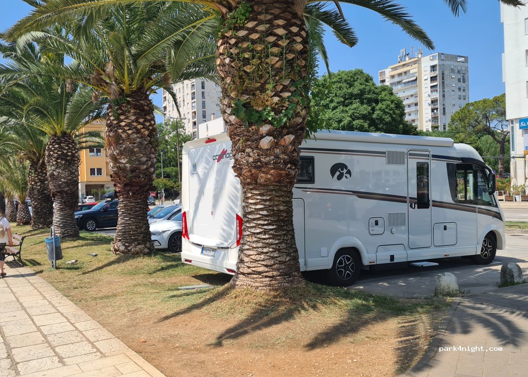 (23000) Zadar - 8 Obala kneza Branimira — foto