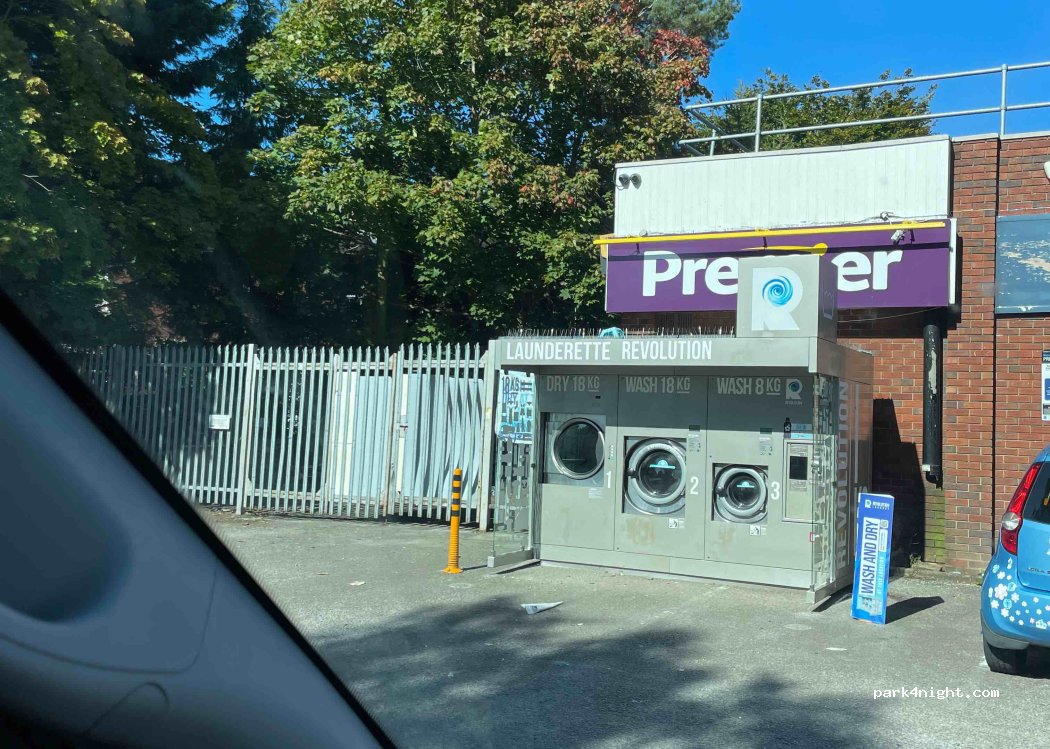 (ST11 9QA) Blythe Bridge - 321-325 Uttoxeter Road — foto