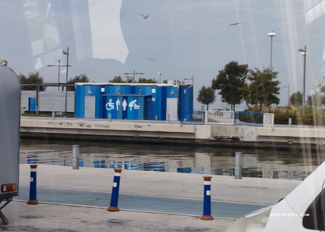 (35590) Karşıyaka - 47/1 Hasan Ali Yücel Bulvarı — foto