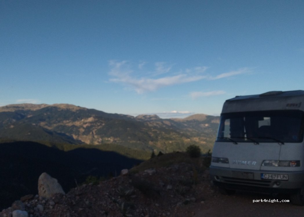 (330 53) Kallii - Unnamed Road — foto
