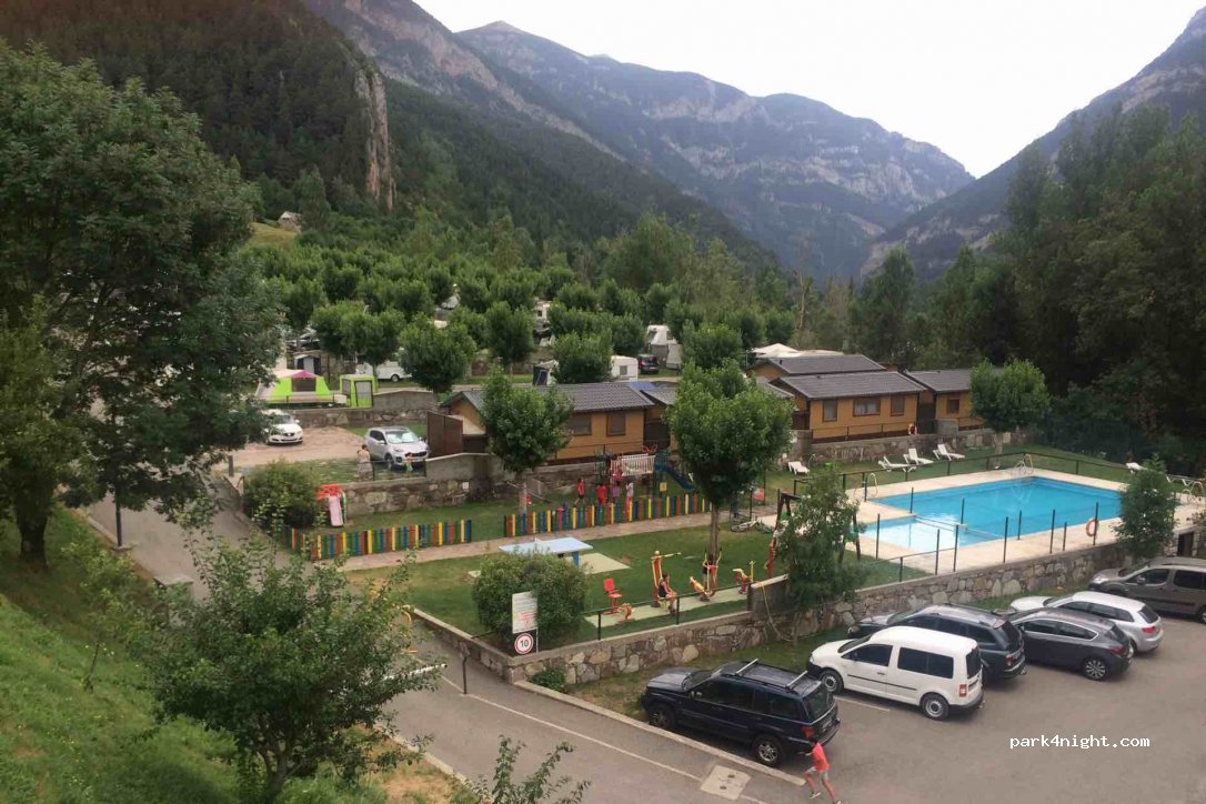 Complejo Turístico Camping Bielsa — foto
