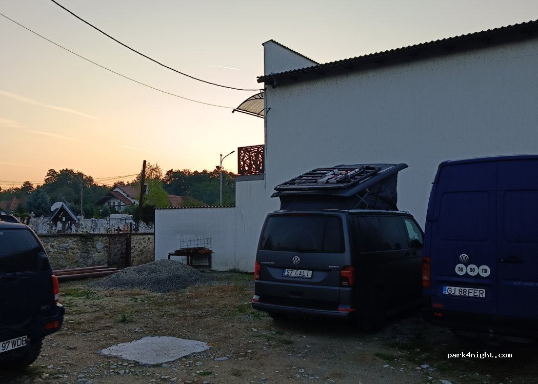 (215300) Pociovaliştea - 99 Strada Parângului — foto