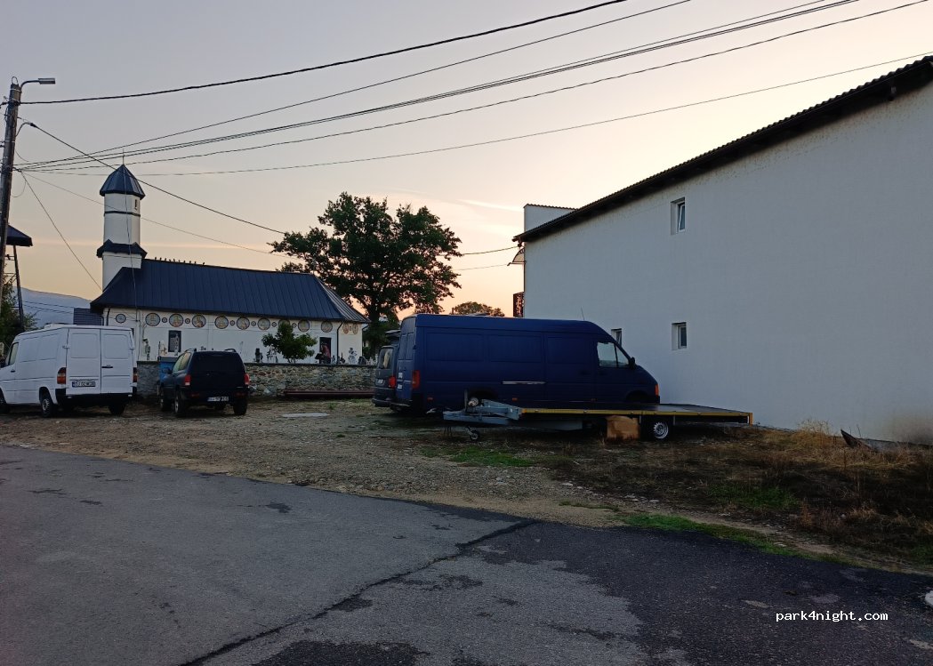 (215300) Pociovaliştea - 99 Strada Parângului — foto 2
