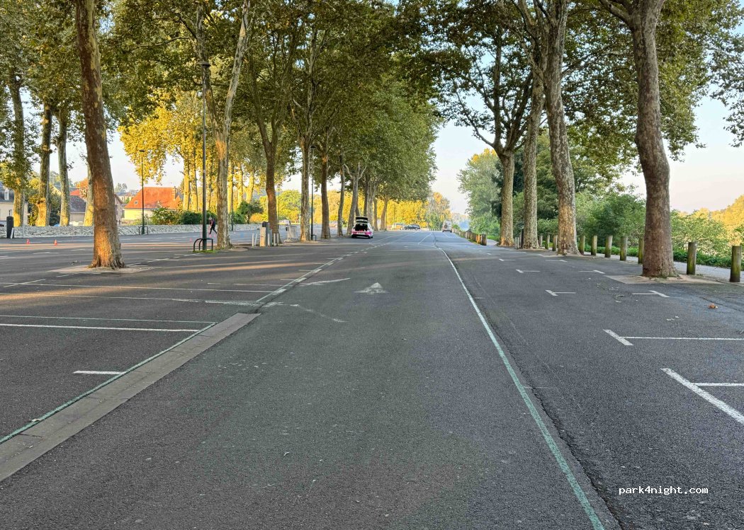 (37400) Amboise - 32 Quai du Général de Gaulle — foto 2