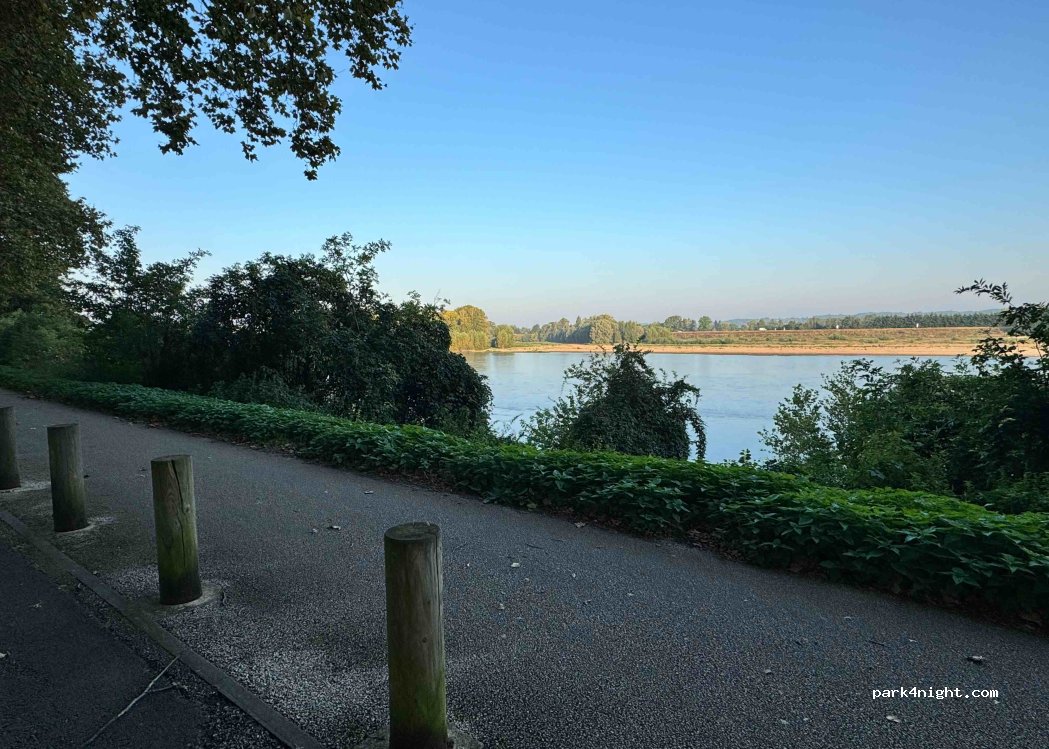 (37400) Amboise - 32 Quai du Général de Gaulle — foto 3