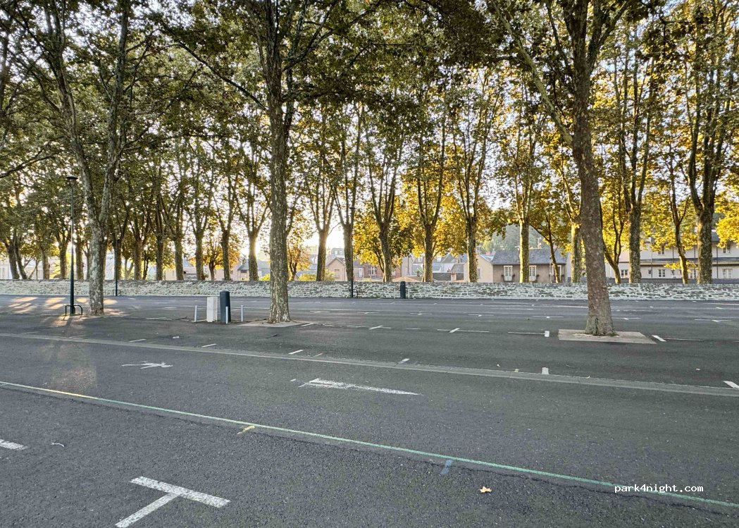 (37400) Amboise - 32 Quai du Général de Gaulle — foto 4