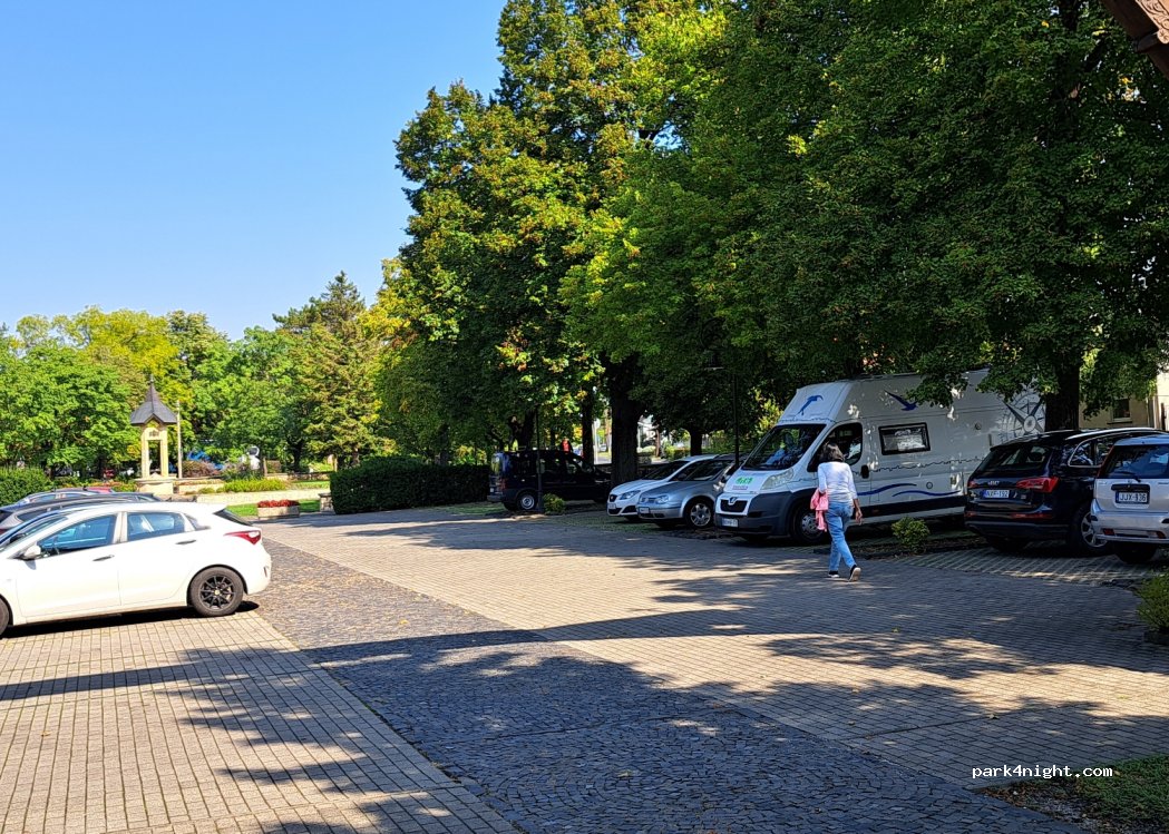 (8300) Tapolca - 6 Köztársaság tér — foto