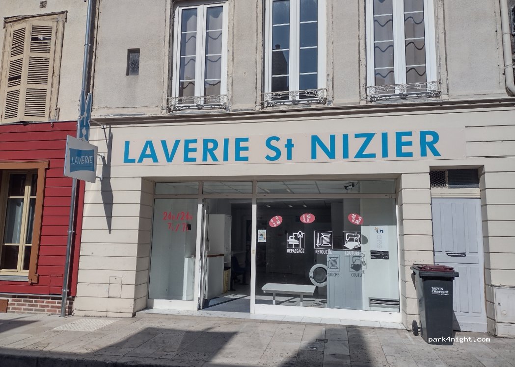(10000) Troyes - 50 Rue Révérend Père Lafra — foto