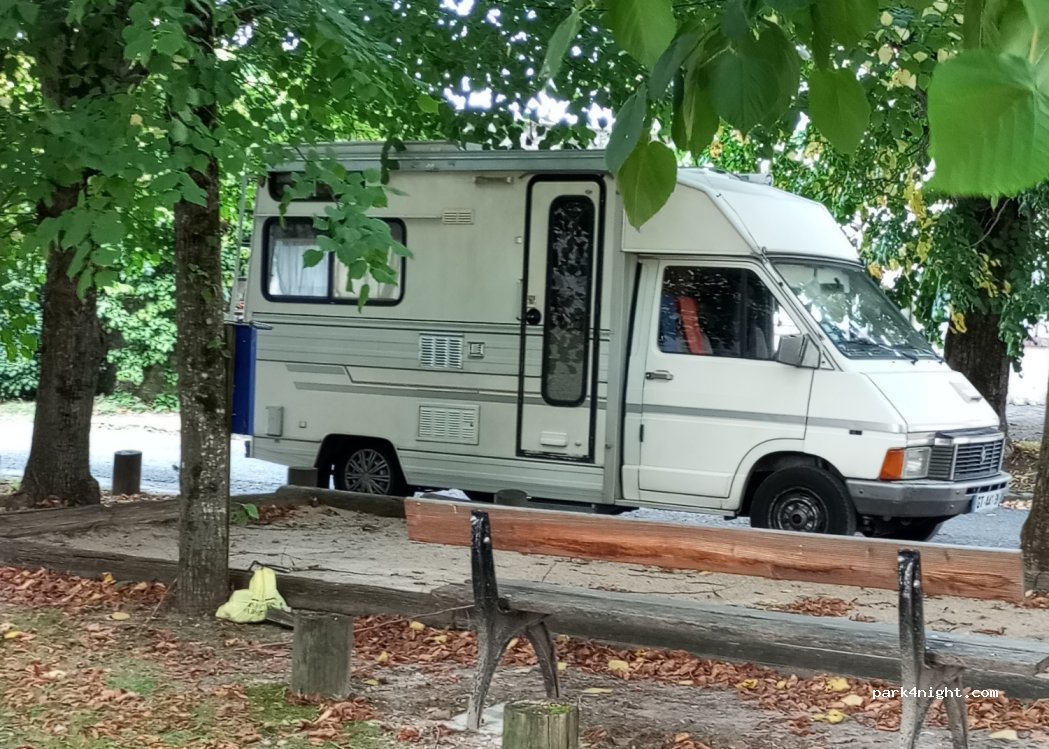 (91580) Auvers-Saint-Georges - 2 Place du Général Leclerc — foto 2