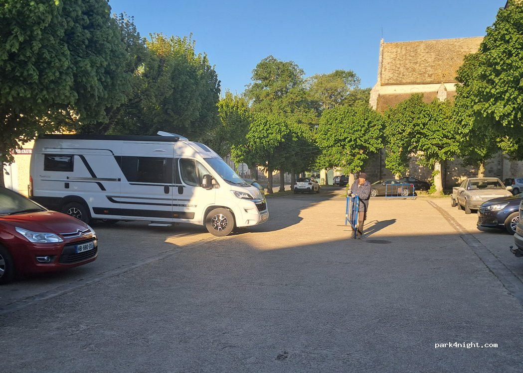 (91580) Auvers-Saint-Georges - 2 Place du Général Leclerc — foto 4