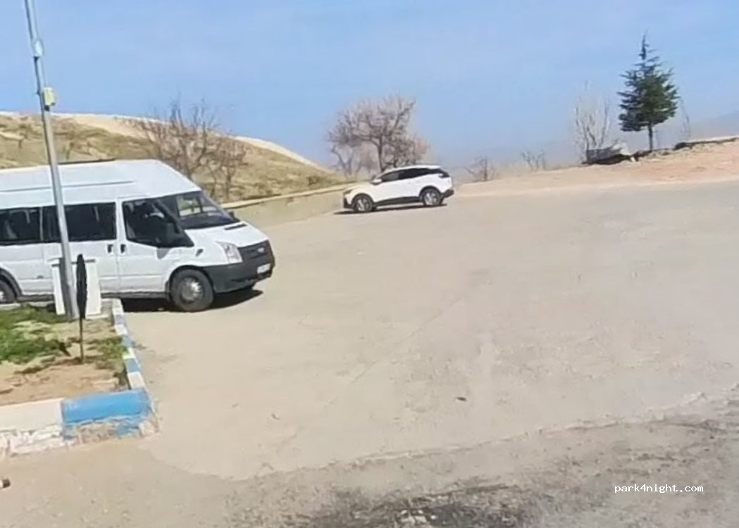 (50240) Nevşehir - Göreme yolu üzeri cevizli mevkii — foto 3