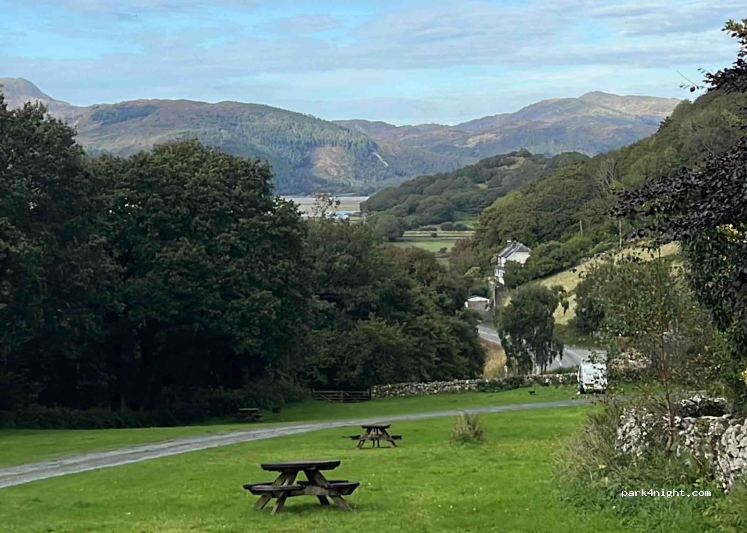 Snowdonia Log Cabins — foto