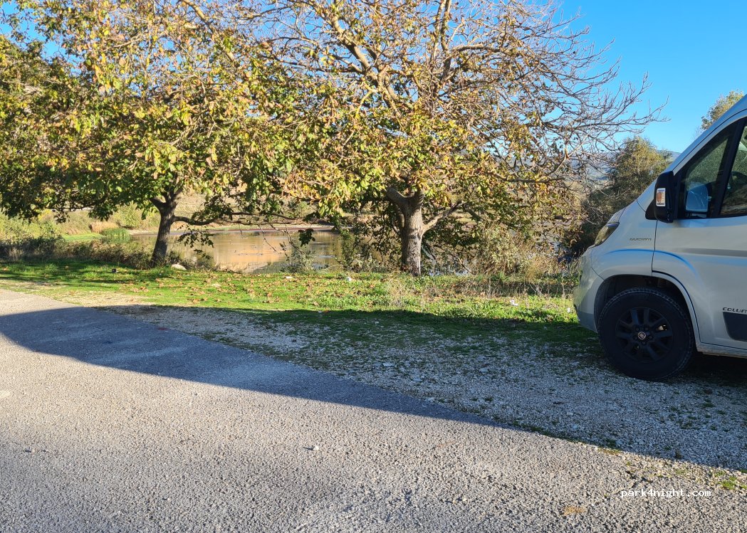 (455 00) Pamvotida - Unnamed Road — foto 2