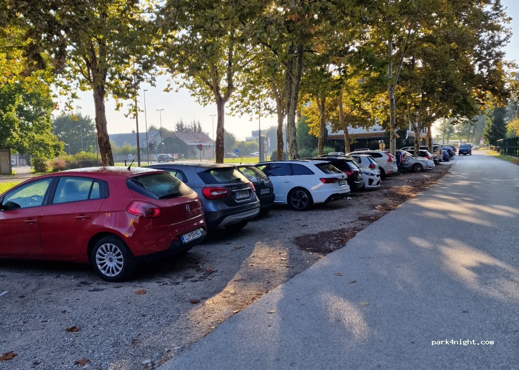 (1210) Ljubljana - Šentvid - 479 Celovška cesta — foto