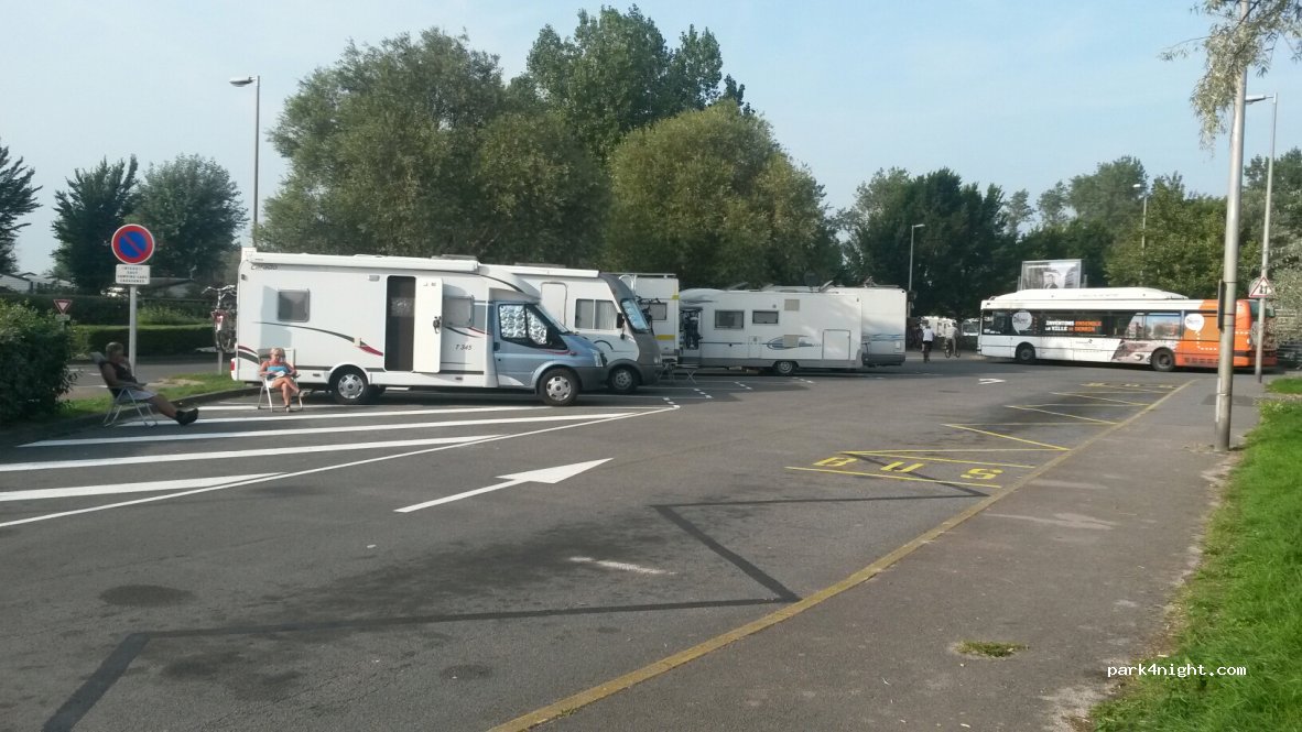 (59240) Dunkerque - 1146-1170 Boulevard de l'Europe — foto