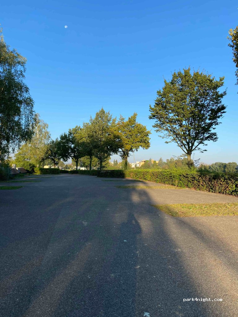 (71686) Remseck am Neckar - 70 Waldallee — foto 3
