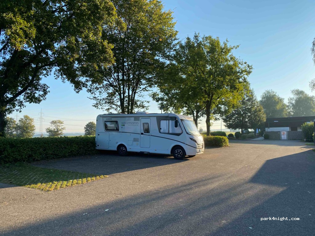 (71686) Remseck am Neckar - 70 Waldallee — foto 4