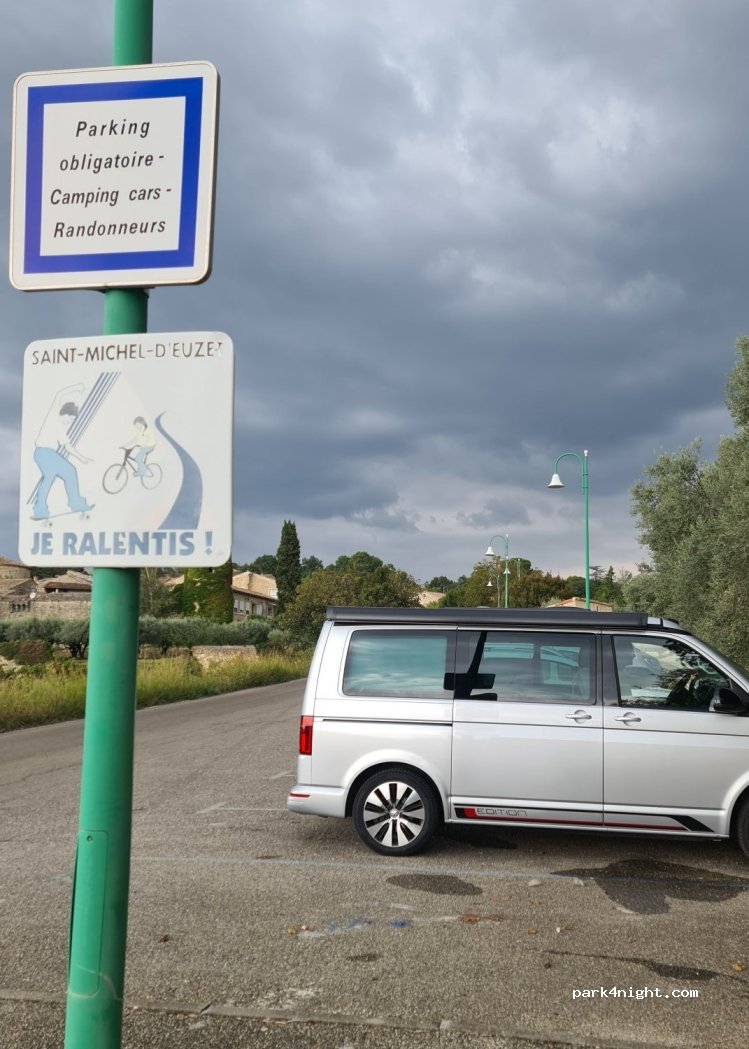 (30200) Saint-Michel-d'Euzet - 56 Parking de la Fontete — foto
