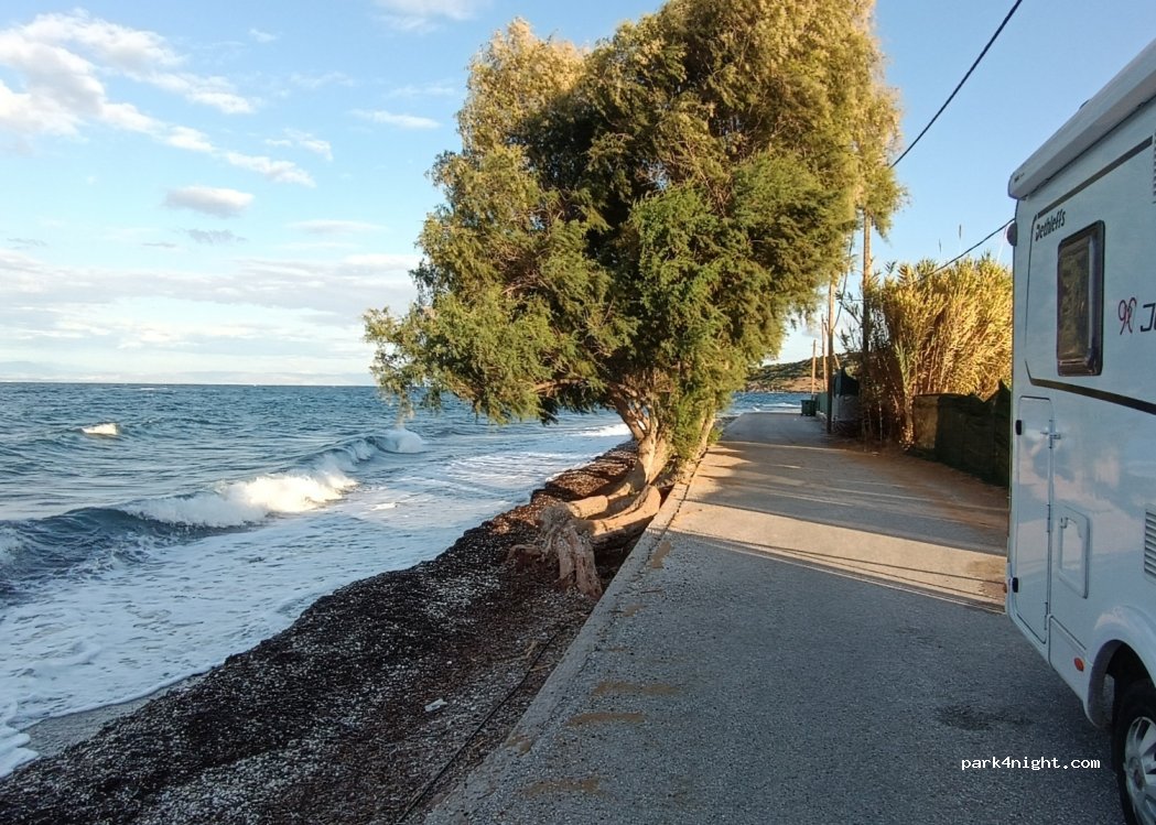 (811 00) Toumpes - Unnamed Road — foto 2