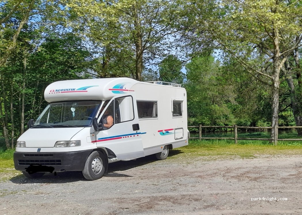 (24350) Tocane-Saint-Apre - 203-205 Le Bourg Ouest — foto 3