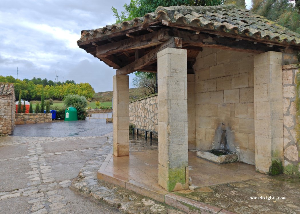 (50142) Fuendetodos - 3 Plaza Cela — foto