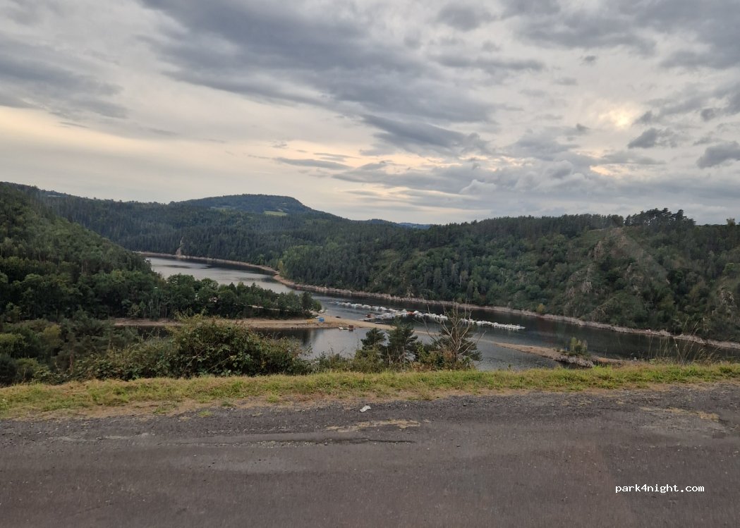 (15100) Anglards-de-Saint-Flour - 4 Route du Viaduc — foto