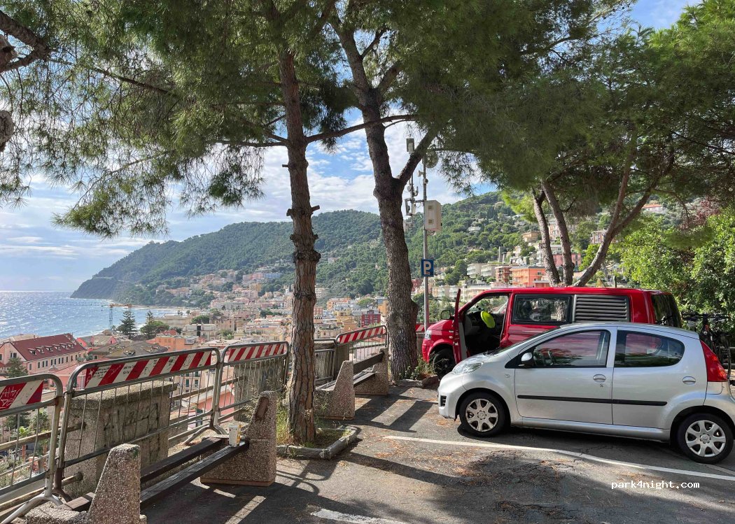 (17053) Laigueglia - 25 Via Andrea Doria — foto