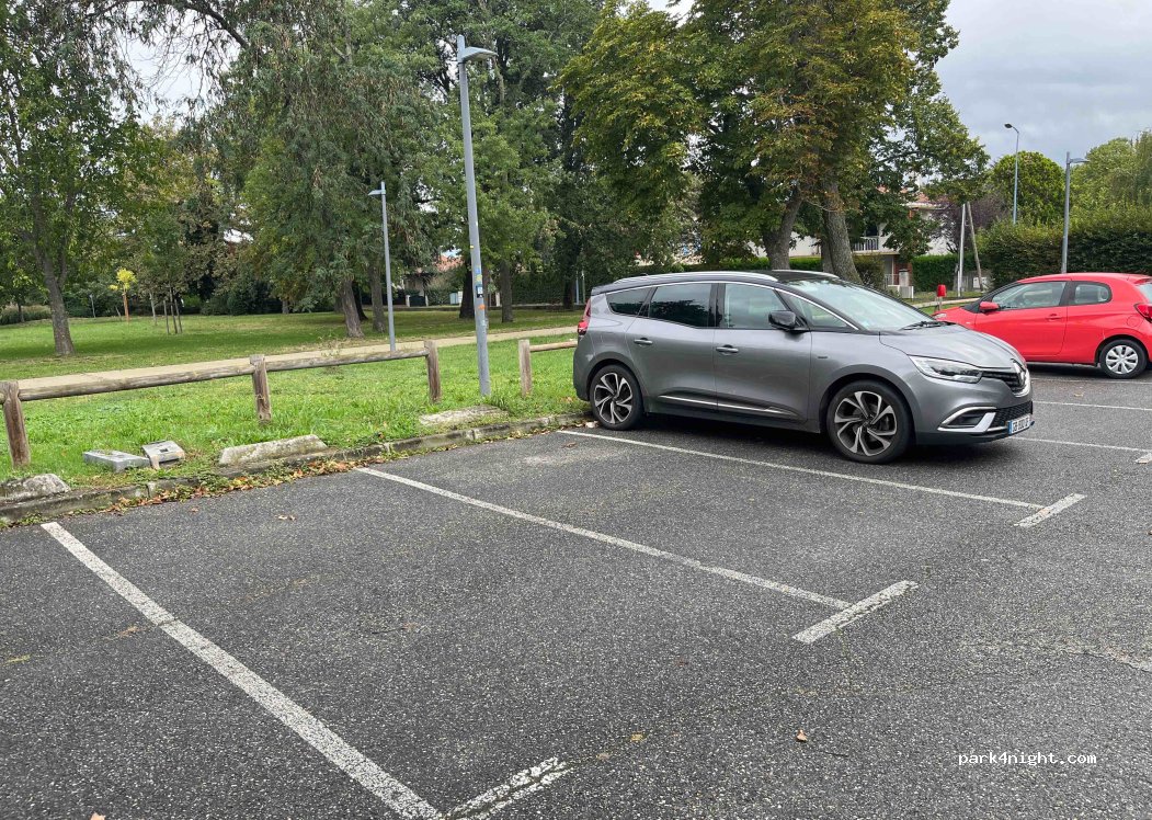 (31320) Castanet-Tolosan - 1 Allée du Parc — foto 2