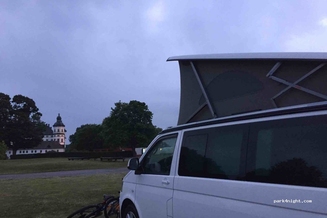 (746 96)  - 96 Skoklostervägen — foto