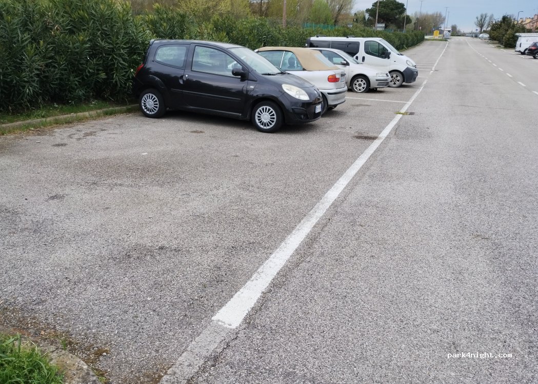 (44022) Comacchio - 2 Via dello Zuccherificio — foto 2