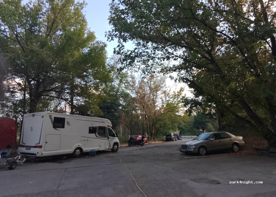 () București - 1 Piața Presei Libere — foto